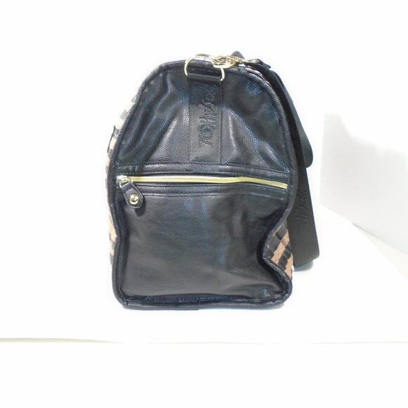 Betsey Johnson Quilted Hearts Travel Weekender Bag - Picture 6 of 13